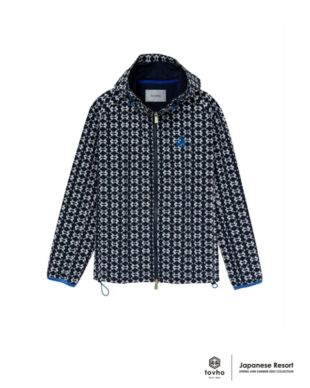 Spring and  Summer
2025 Collection

Mens
. 
Monogram JK｜21-373105

シーズン売れ筋素材、DotAirにオリジナルモノグラムプリントを施したフルジップJK。ストレッチ性にも優れ、雨天時でもストレスなくプレー出来るように撥水性能も持ち合わせております。軽量かつ清涼感のあるアウターアイテムとしてオールシーズン着用OKです。

#tovho
#kyoto
#osaka
#kobe
#tokyo
#kyotojapan
#japan
#japanbrand
#japan
#golf
#golfwear
#mens
 #mensfashion
#fashion
#resort
#japanblue
#blue
#navy
#sports
#sportswear
#トヴホ
#ゴルフ
#京都
#リゾート
#regina_golf
#2025ss
#ゴルフ男子
#leon_magazine
#even